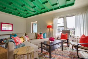 Green ceiling in the interior: features, types, combinations with other decor elements (26 photos)