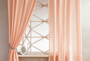 Peach curtains in the room: create a mouth-watering interior (21 photos)