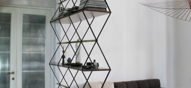 Metal shelving for home: stylish and practical (22 photos)