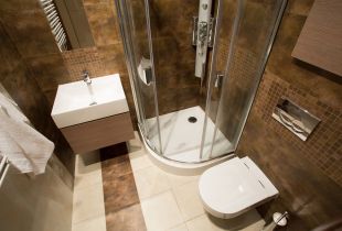 Bilik mandi kecil di pangsapuri moden: petua menarik dari pereka terkemuka (61 gambar)