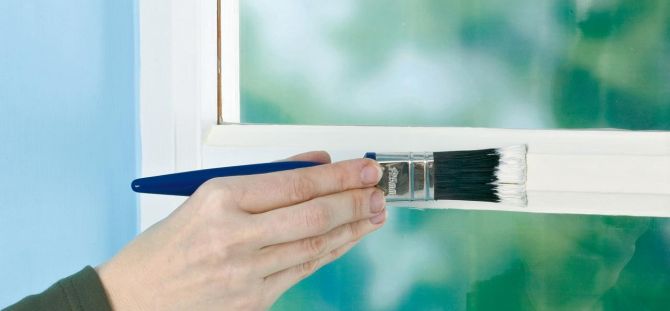 How to paint a window in an apartment or on a balcony: tips for beginners