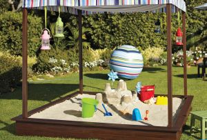 Children's sandbox for giving: how to make and fill it yourself (20 photos)