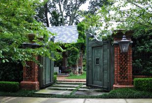 Types of posts for gates and methods of their installation (23 photos)