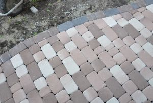 Paving slabs for a summer residence: features and advantages (21 photos)