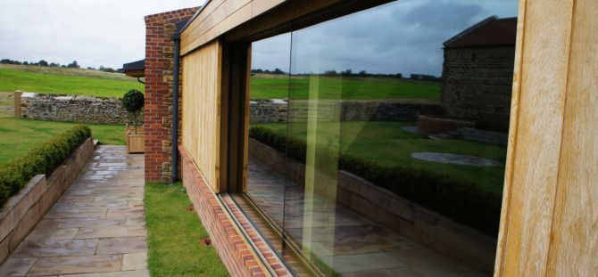 Frameless glazing: features and benefits (24 photos)