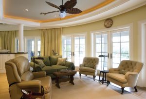 Ниша на тавана: общи характеристики на дизайна, предимства и метод на монтаж (22 снимки)