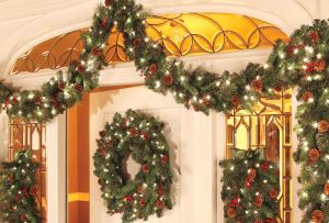 Türdekoration für das neue Jahr: einige interessante Ideen (57 Fotos)