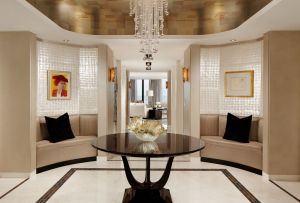 Perabot beige di pedalaman (19 foto): tenang dan selesa