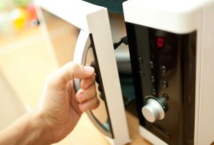 Memilih microwave untuk rumah: apa yang perlu dicari
