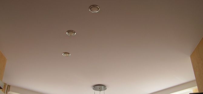 Seamless ceilings: types, features and advantages of using in the interior (24 photos)