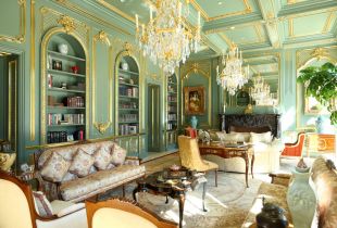 Classic ceilings in the interior: what is the appeal of the classic (23 photos)