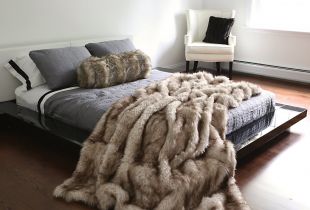 Natural and artificial fur rugs - stylish bedspreads for the home (31 photos)