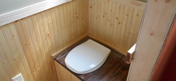 Comfortable country toilet: how to build with your own hands (22 photos)