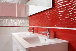 Red tile in the interior of the bathroom: passionate design (26 photos)