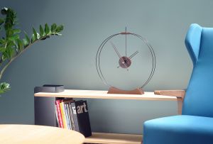 Как да използвате стенен часовник в интериора на хола? (33 снимки)