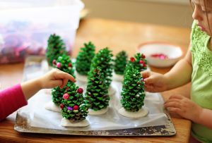 Crafts for the New Year 2019 from all sorts of things: cones, bottles and paper (57 photos)