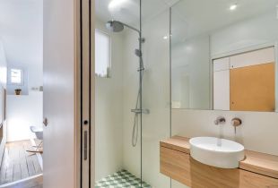 Idea reka bentuk asal untuk bilik mandi kecil: apa yang paling popular hari ini (61 foto)