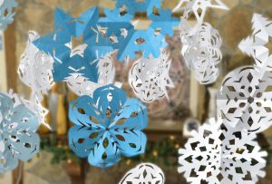 Salji salji diperbuat daripada kertas: hiasan renda untuk pedalaman Tahun Baru (62 foto)