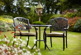 Garden chairs: comfortable outdoor recreation (22 photos)