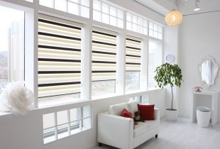 Blinds in the interior (40 photos): modern or classic window design