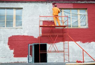 How to paint the facade of a house