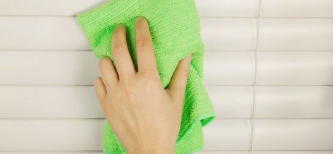 How to properly clean blinds at home