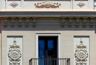 Facade decoration: stylish architectural decorations (25 photos)