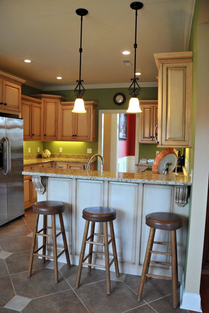 Small cozy kitchen with a breakfast bar