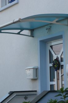 Modern visor made of metal and polycarbonate