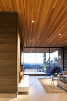 Красив дървен таван в къщата