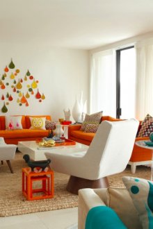 Интериорът не е претоварен с оранжево