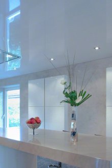 Единичен бял таван