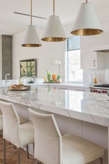 Невзрачен модерен в интериора на кухнята в селска къща