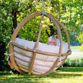 Дървен рамков хамак стол в градината