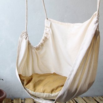 Дамаски стол с бежов хамак