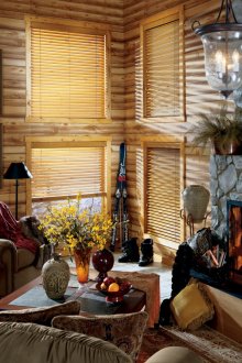 Щори от бамбук в хола