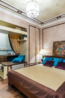 Bilik tidur utama dengan balkoni yang ditukar