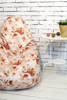 Красива чанта за стол с флорален принт