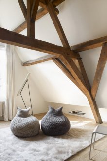 Чанти за фотьойли с трикотажни капаци в хола