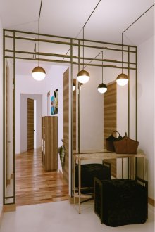 Огледална стена за коридор