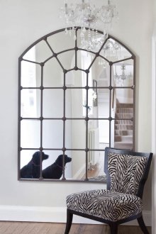 Голямо огледало в коридора