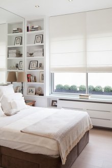 Огледална стена в спалнята