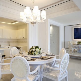 Неокласически полилей в апартамента