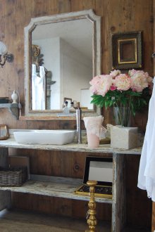 Красив декор за баня в стил Прованс
