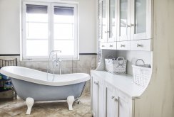 Bright bathroom in Provence style