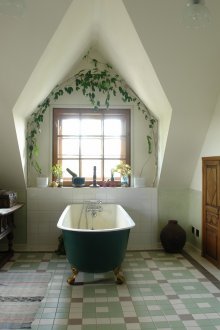 Голяма красива баня в стил Прованс