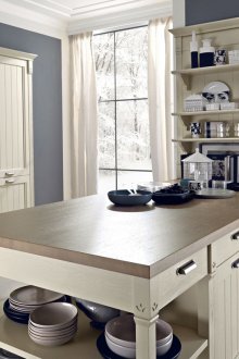Удобен кухненски плот в стил Прованс
