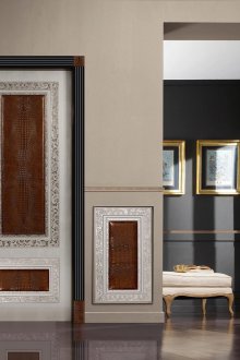 Входна врата с кожена тапицерия вътре