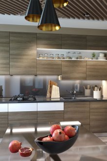 Stilvolle braune Küche im modernen Stil.