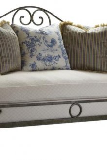 Диван за интериор в стил Прованс